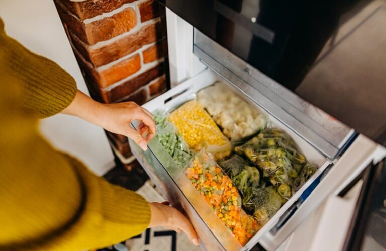 لا تطهي بعض الأطعمة المجمدة مباشرة!