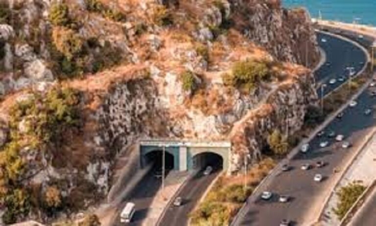 إقفال نهر الكلب ليل الاثنين