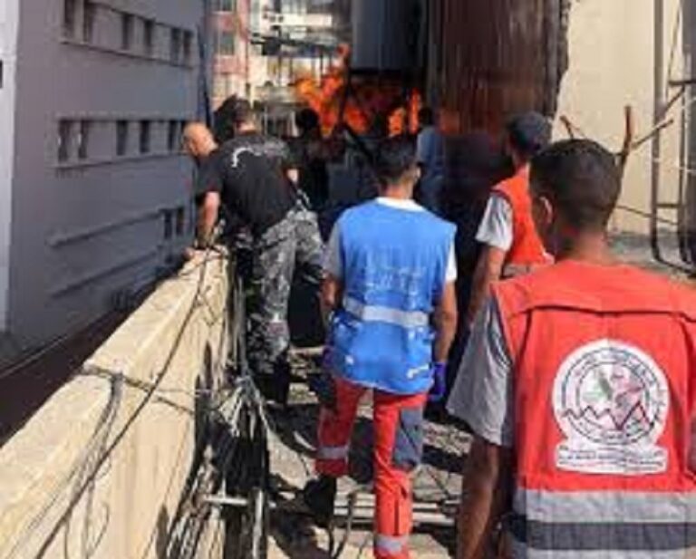 حريق بمبنى الضمان القديم في صيدا (صورة)