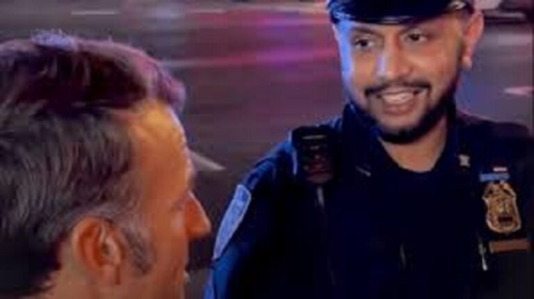 موكب ترامب يوقف ماكرون في شوارع نيويورك! (فيديو)