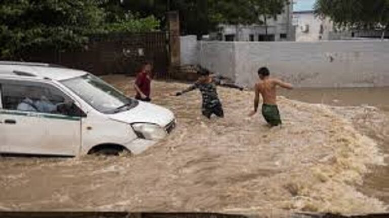 أسلاك مكشوفة تقتل 7 في كولكاتا وسط أمطار غزيرة