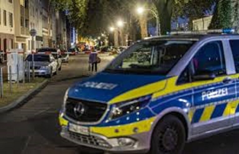 محاولة اقتحام وحرق السفارة الإسرائيلية في لاهاي