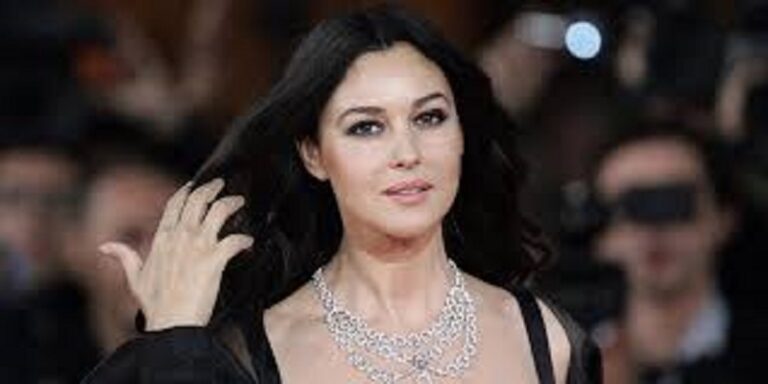 مونيكا بيلوتشي.. أيقونة الجمال الإيطالي الكلاسيكي