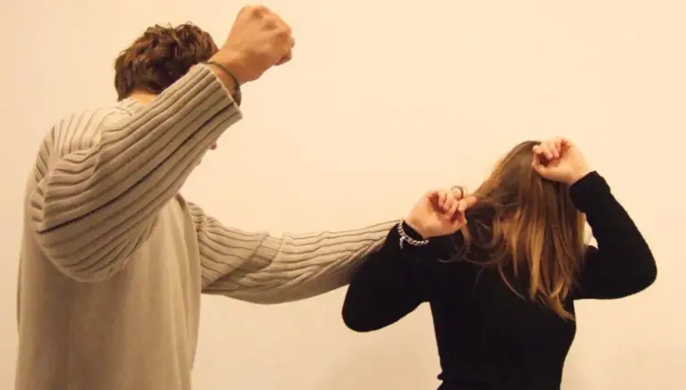 إعتداء بالضرب على شابة سورية في البداوي (صورة)