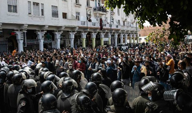 اعتقالات في أول تظاهرة تطالب بالإصلاح في المغرب (فيديو)