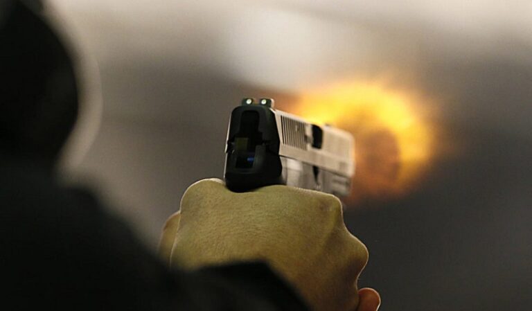 جريمة في المشرفية..مقتل سائق فان على يد مجهولين (صور)