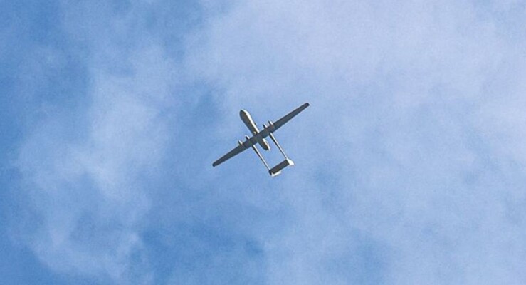 طائرة استطلاع في أجواء الجنوب