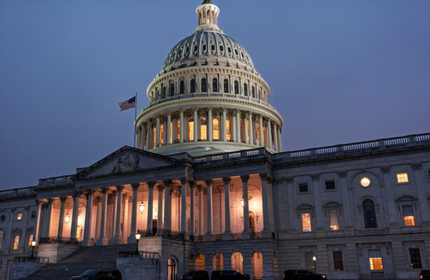 أميركا تدخل في حالة إغلاق حكومي