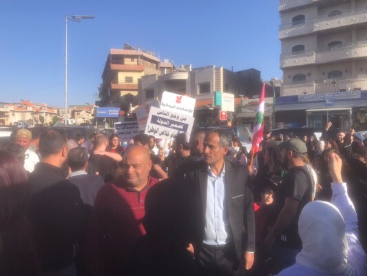 أهالي المساجين والمطلوبين نفذوا اعتصامًا عند مدخل بعلبك