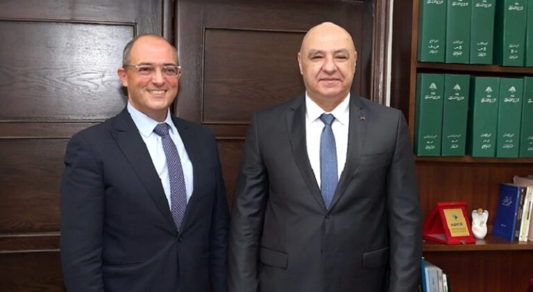 عطية “يستولي” على موظّفي الوزارات