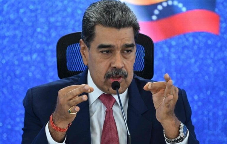 مادورو: البابا فرانسيس أخبرني بأن الأميركيين يريدون قتلي