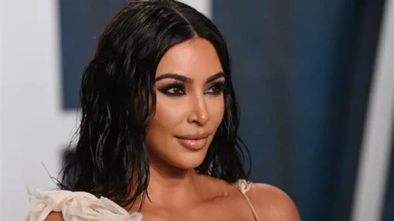 كيم كارداشيان تعلن إصابتها بمرض في الدم (صور)