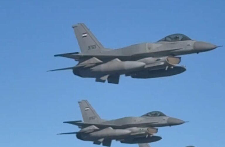 البيت الأبيض يشكر “النسور المصرية” على مرافقتها طائرة ترامب الرئاسية (فيديو)