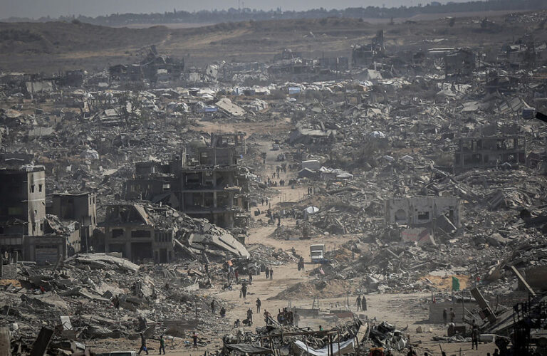 نحو 10 آلاف شهيد ما زالوا تحت الأنقاض في غزة