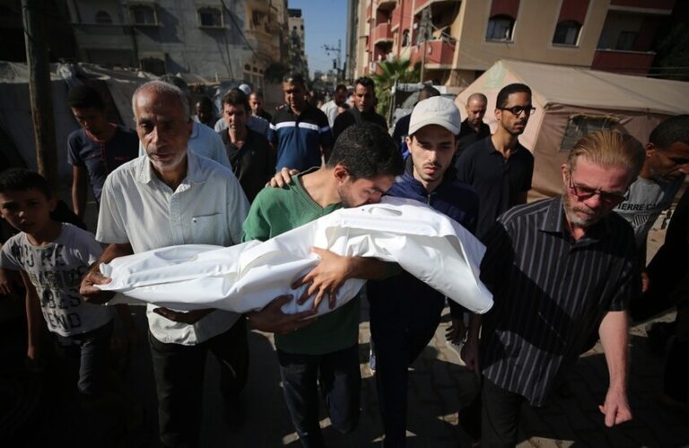 13 شهيداً و8 إصابات خلال 24 ساعة في غزة