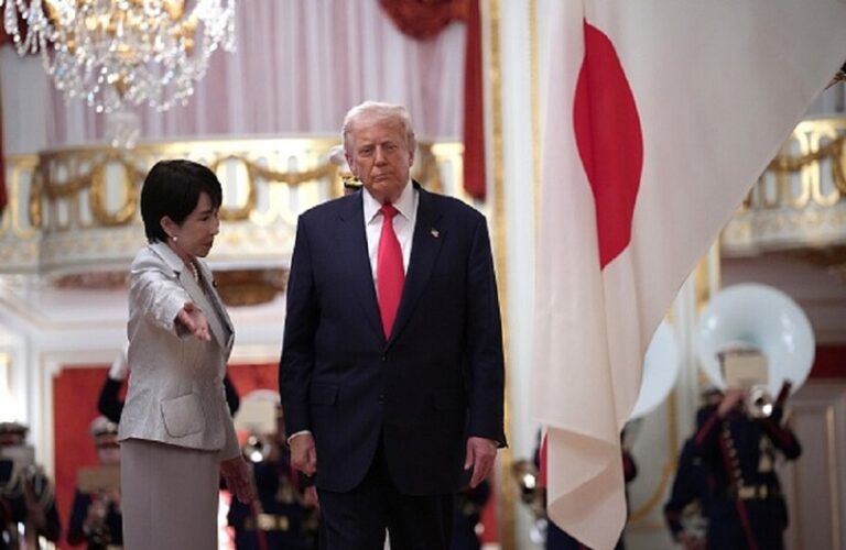 حظر مزدوج الجنسية يهدد ترامب ومشاهير عالميين!