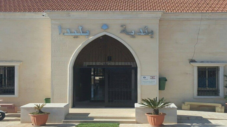 رئيس بلدية بليدا يفضح مزاعم العدو: “إٍسرائيل” استهدفت علب الحليب في اليوم الصحي للبلدية! (فيديو)