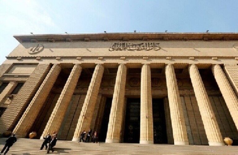 اغتصب ابنته وخطف زوجته!