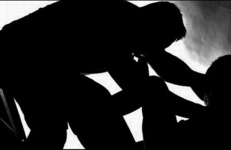 فرنسا تقر قانوناً جديداً عن الاغتصاب