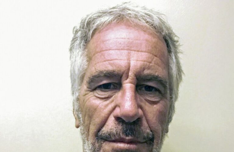 مسؤولون مصرفيون أميركيون ساعدوا في شبكة جيفري إبستين الجنسية