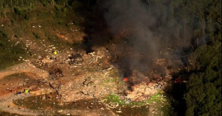 بالفيديو – قتلى ومفقودون بانفجار مصنع في أميركا