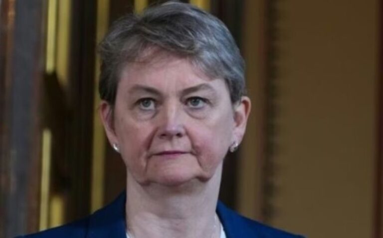 وزيرة الخارجية البريطانية: العالم سيحاسب قوات “الدعم السريع” على جرائمها