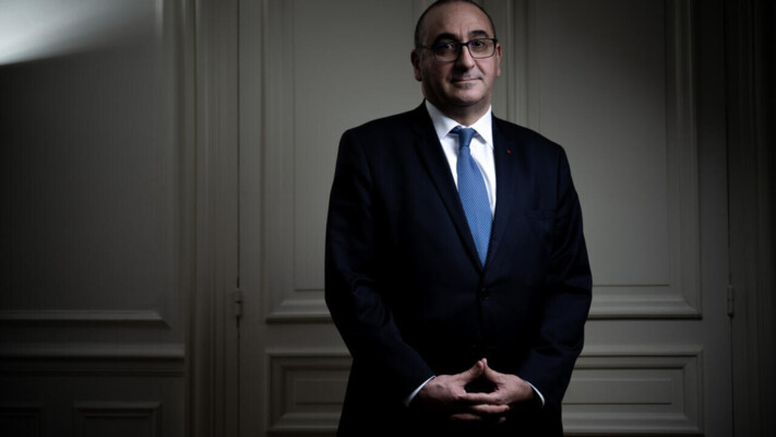 استئناف الحوار بين فرنسا والجزائر؟