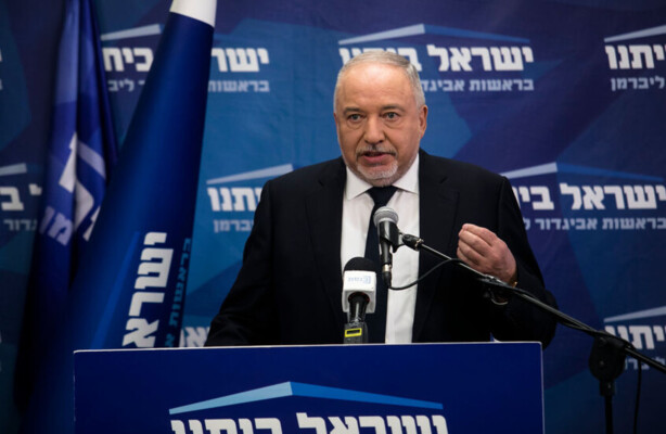 ليبرمان: من يظن أن المواجهة مع إيران انتهت فهو مخطئ