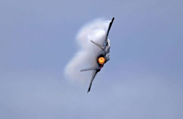 الصين تُطلق أول كاشف فوتوني لرصد الطائرات الشبحية