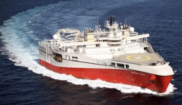 “توتال” تفضح عريّ الدور الفرنسي!