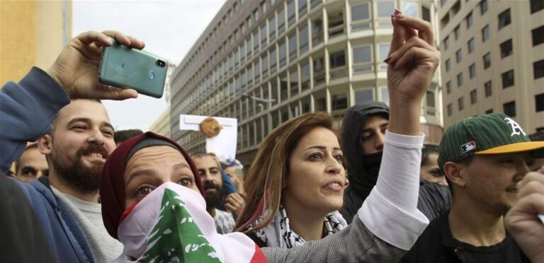 مرسوم الساعات الإضافية: ترقيع يعزّز اللاعدالة الوظيفية