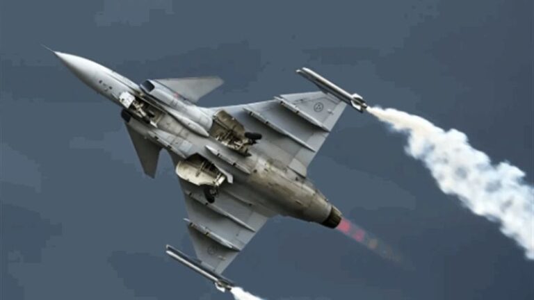 أوكرانيا توقع عقداً مع السويد لشراء 150 مقاتلة من طراز “غريبن”