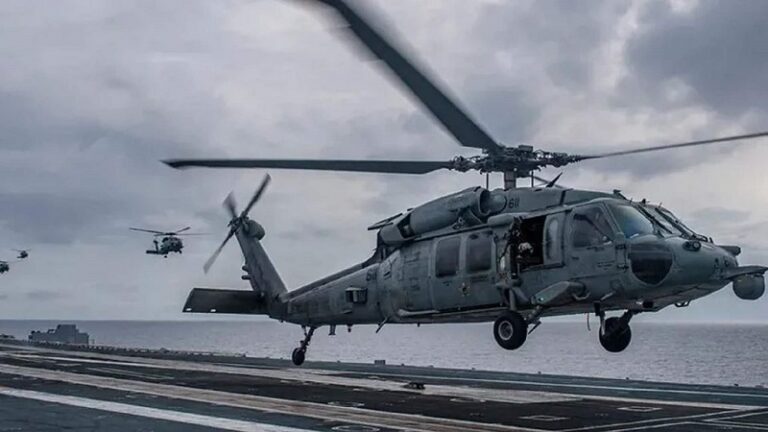 نقص مراقبي الحركة الجوية يُشلّ الرحلات الأميركية