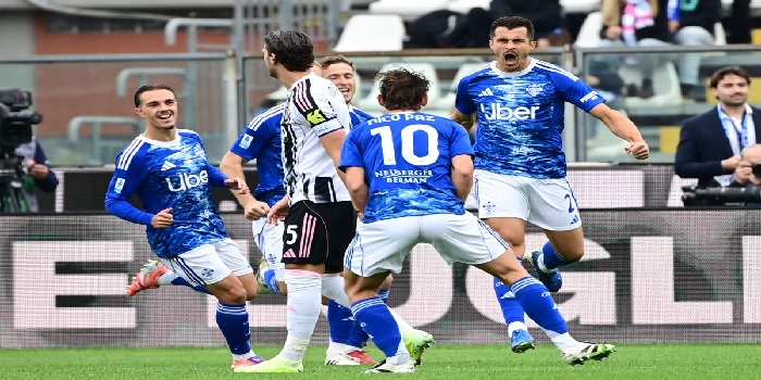 الدوري الإيطالي لكرة القدم: كومو يصعق جوفنتوس بثنائية ويُدخله بدوامة من الشكّ