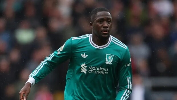 ليفربول يقدّم عرضًا جديدًا لكوناتي وسط اهتمام ريال مدريد