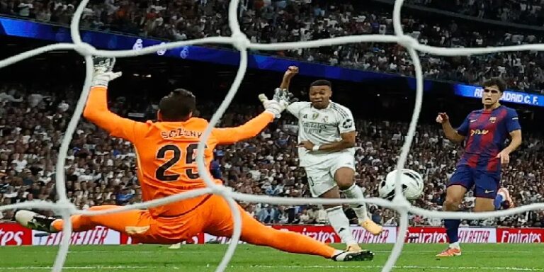 ريال مدريد يهزم برشلونة ويحسم كلاسيكو الليغا