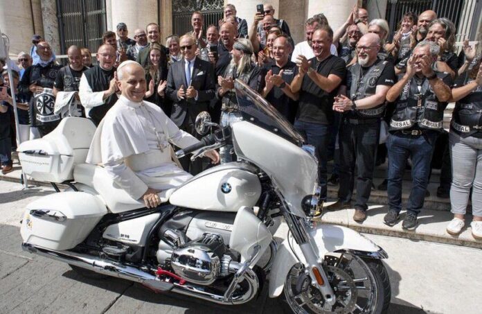 سيارة البابا