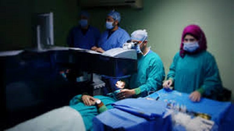 قضية رشوة كبرى تهز قطاع الرعاية الصحية في مصر