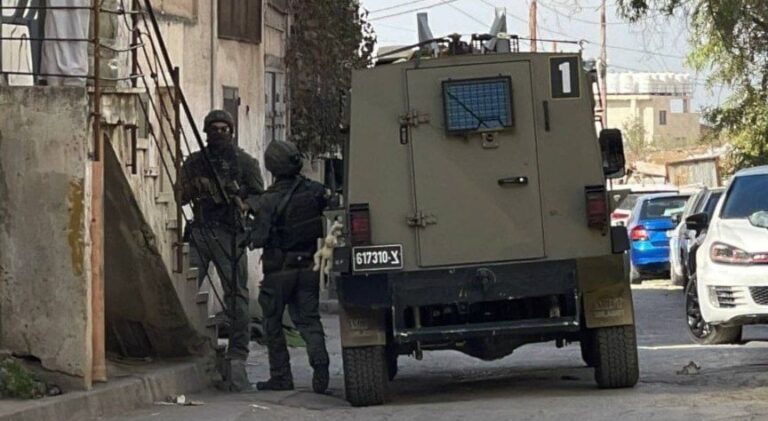 إعتقال أكثر من 40 فلسطينياً في الضفة الغربية