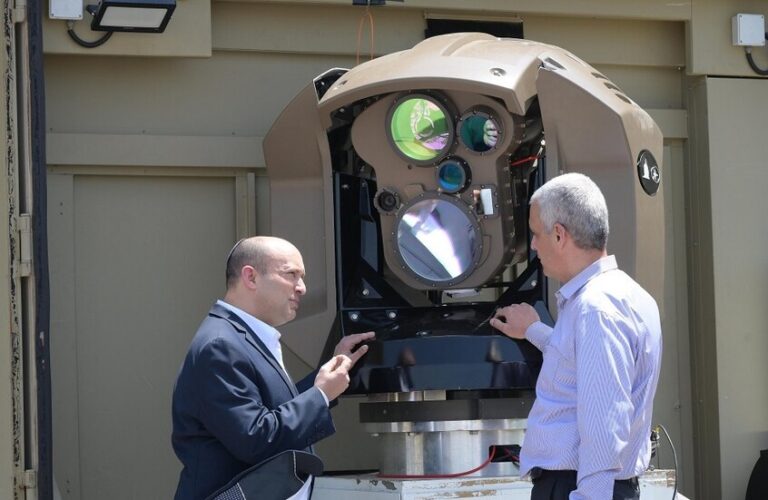 إختراق شركة عسكرية للاحتلال.. معلومات ووثائق حول نظام “الدفاع الليزري”! (فيديو)