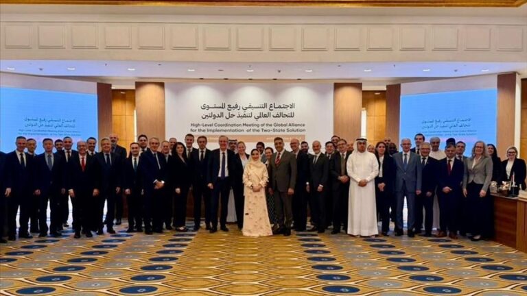 لقاء دولي في السعودية يدعو لدعم السلطة الفلسطينية وتنفيذ حل الدولتين
