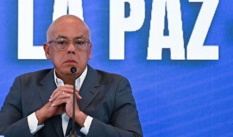 رئيس الجمعية الوطنية بفنزويلا: حكومة ترينيداد وتوباغو “حقيرة” و”قمامة”