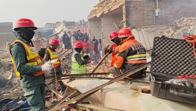 قتلى وجرحى بانفجار في باكستان (فيديو)