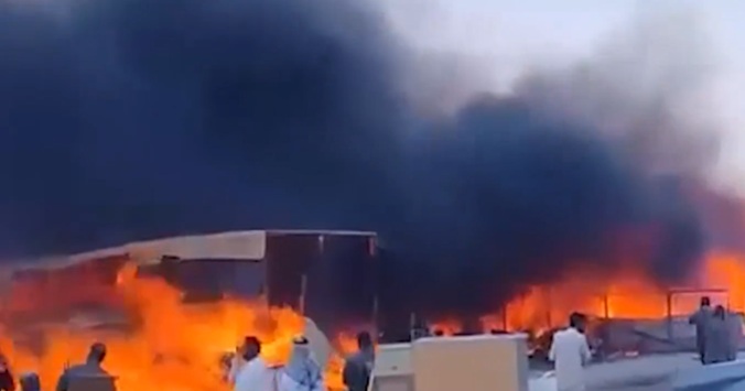 حريق في سوق البصرة (فيديو)