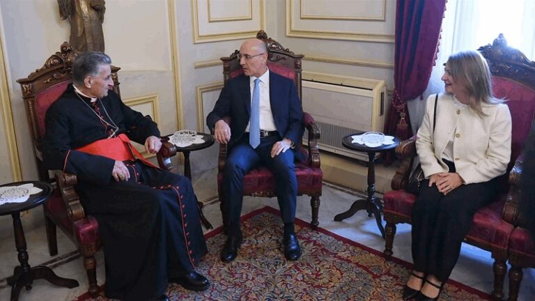 الراعي يستقبل الحجار: للمغتربين حق في الاقتراع