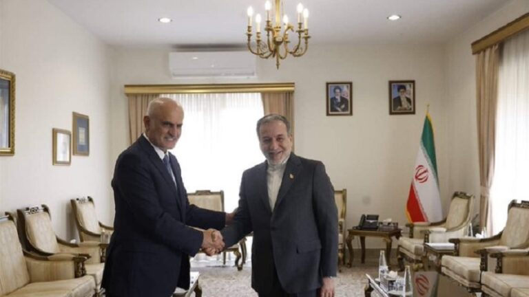 عراقجي التقى حسن خليل وبحث معه العلاقات الثنائية