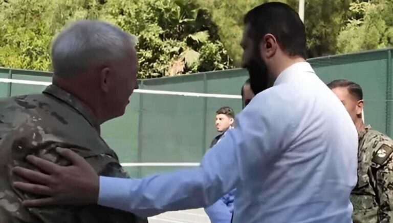 الشرع يلعب كرة السلة مع قائد قوات التحالف الدولي ضد “داعش” (فيديو)