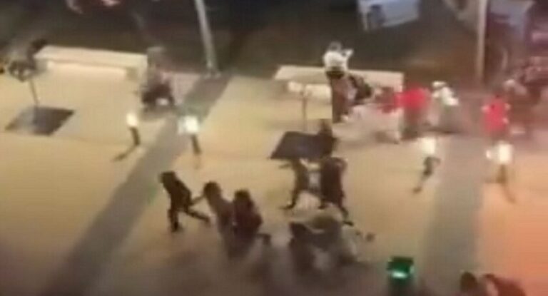 جرحى بإطلاق نار خلال حفل إضاءة شجرة الميلاد في كونكورد (فيديو)