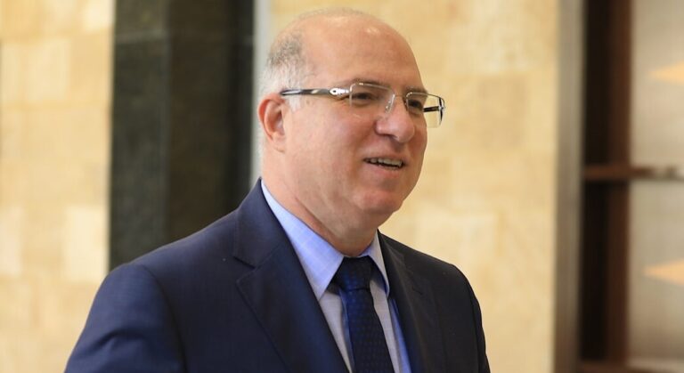 حيدر: استئناف العمل في الوزارة بعد غرقها بالأمطار