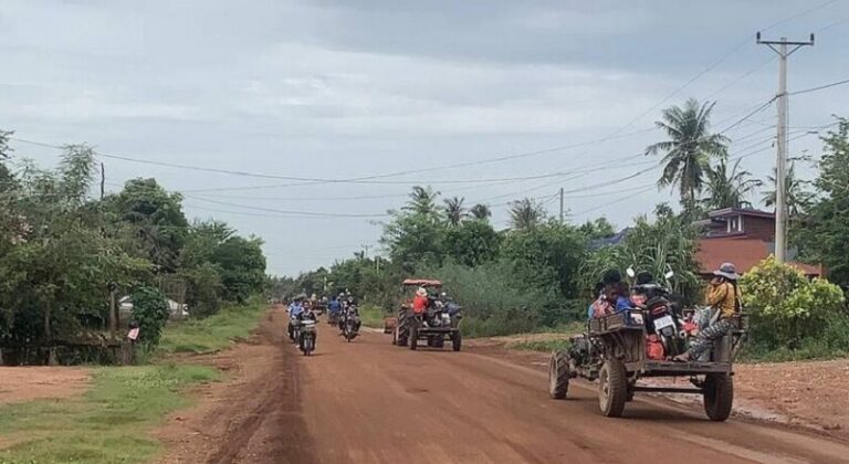 جنود تايلانديون يطلقون النار على مدنيين كمبوديين بقرية حدودية